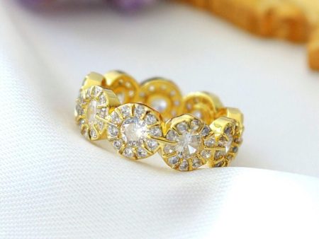 18 Karats Gold Circle Cubic Zirconia Band Ring Hot on Sale