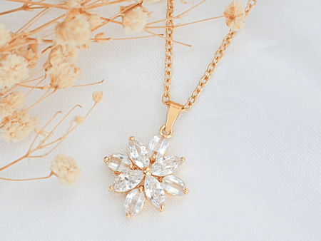 24 Karats CZ Flower Pendant Necklace Fashion